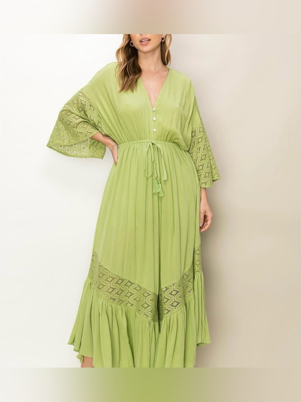 HYFVE Green Crochet Trim
V-Neck Waist Tie Jumpsuit Size
Medium (Angela)